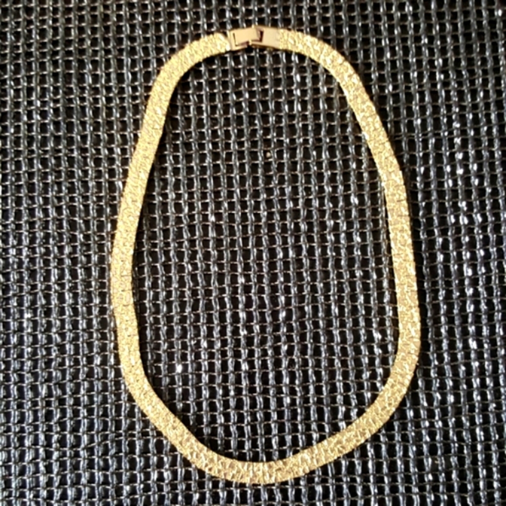 Textured Shiny Gold-tone Necklace
